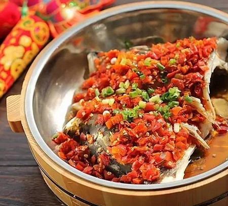 剁椒鱼头怎么做最好吃 红红火火的“剁椒鱼头”