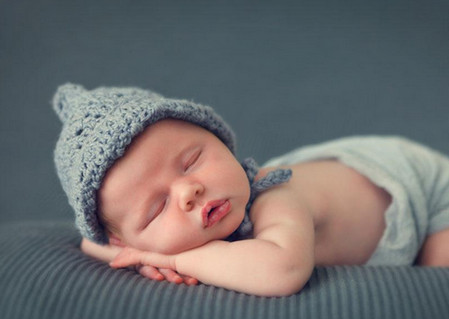 这么做可以让宝宝睡得好，但是正确的手法很重要