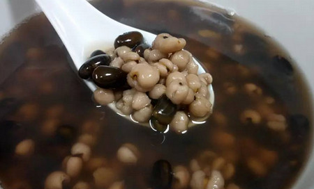 薏米黑豆浆的功效与作用 早餐来一碗，健脾开胃、补铁补血