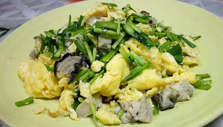 韭菜牡蛎炒鸡蛋的做法 适合春天宝宝补锌食疗