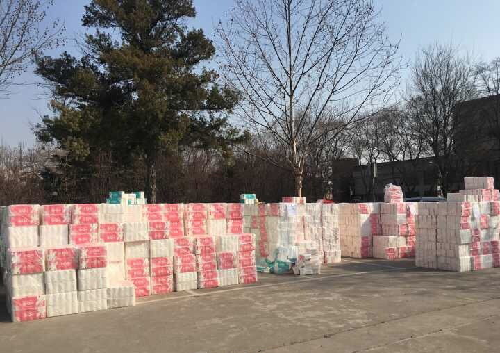 女生节(3月7日)前夕，河南师范大学为全校女生发放了女生节福利——卫生纸。果然是很有爱的大学啊，女生节你收到礼物了么?