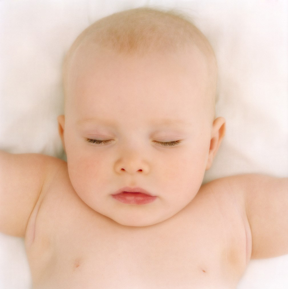 小宝宝睡觉特写图片 宝宝睡觉图片