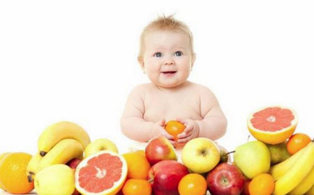 水果是健康的“黄金食品”，但宝宝这样吃，就会对身体造成危害