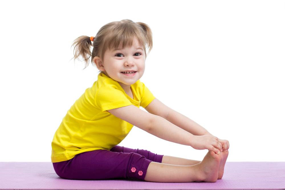 小孩子锻炼瑜伽的好处你知道吗?总共为四个好处哟，分别是增加肺活量，矫正体型，帮助小胖墩儿减肥，提高注意力。而且瑜伽还是一项很好学习的课程呢，小孩子练瑜伽真的好处多多，赶紧帮你的家的宝宝也报名吧~~