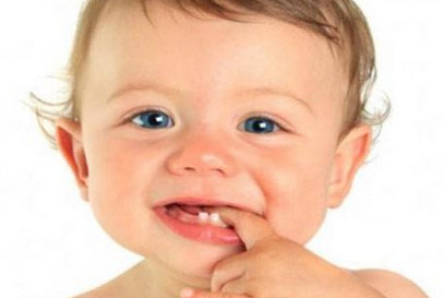 宝宝马牙不能擦更不能挑，爸妈要注意新生儿口腔卫生！