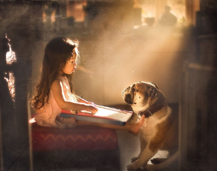 摄影师 Sujata Setia 镜头下的女儿和狗狗