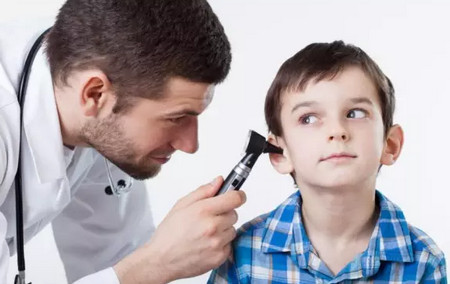 春季医院耳鼻喉科突然爆棚，半数孩子都患了这个病！请家长警惕