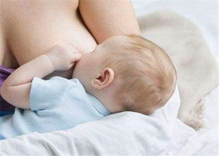 哺乳期妈妈乳头破裂是怎么回事