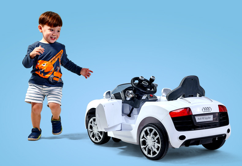 奥迪正版电动车 儿童可坐电动汽车