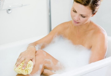 惊！孕期这样洗澡会使胎儿畸形，怎样洗澡最健康？