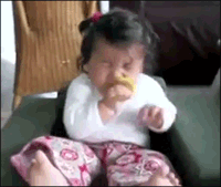 宝宝吃柠檬动态图片 这酸爽……