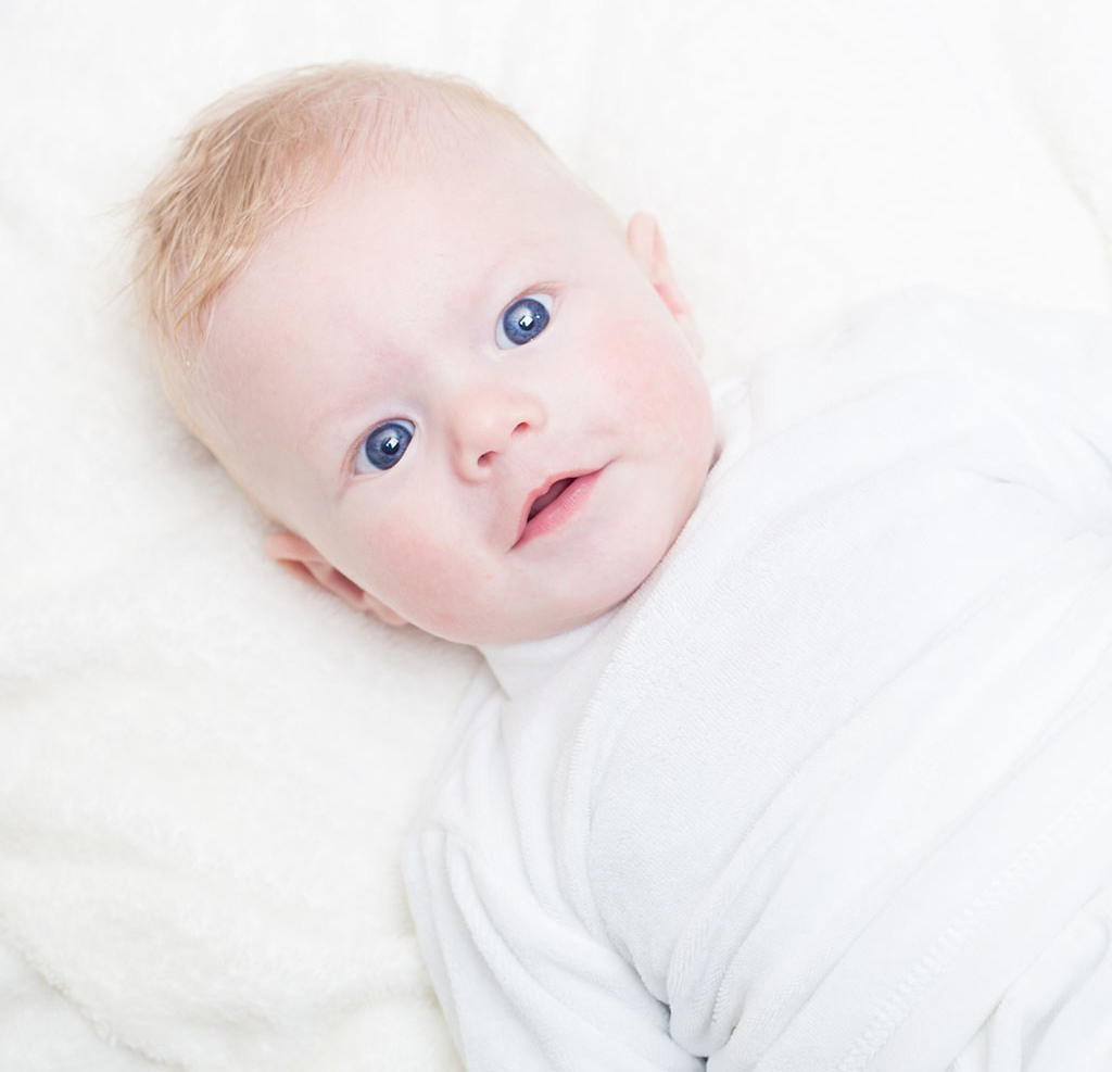 蓝眼睛外国男宝宝婴儿图片