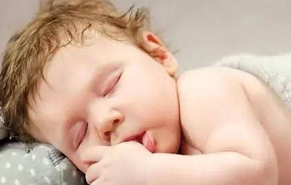 为什么宝宝睡觉总爱出汗？宝宝爱出汗怎么办