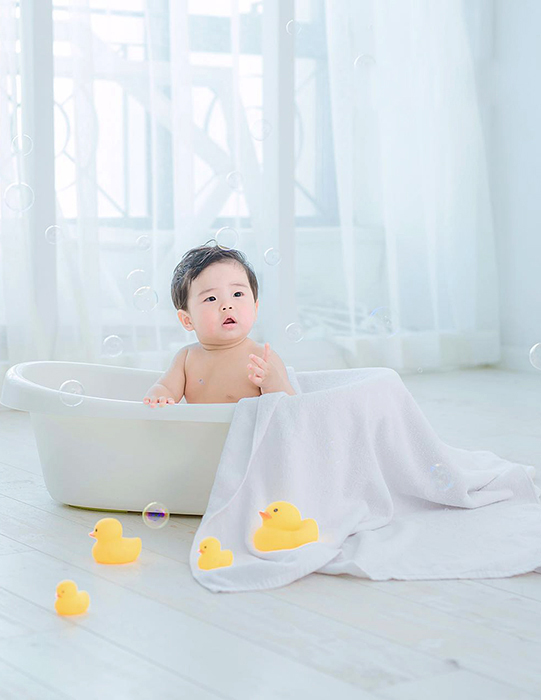 小宝宝浴缸可爱写真图片