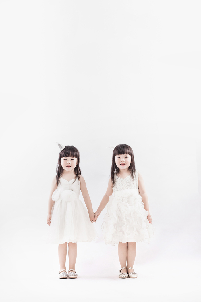 双胞胎小女孩可爱写真