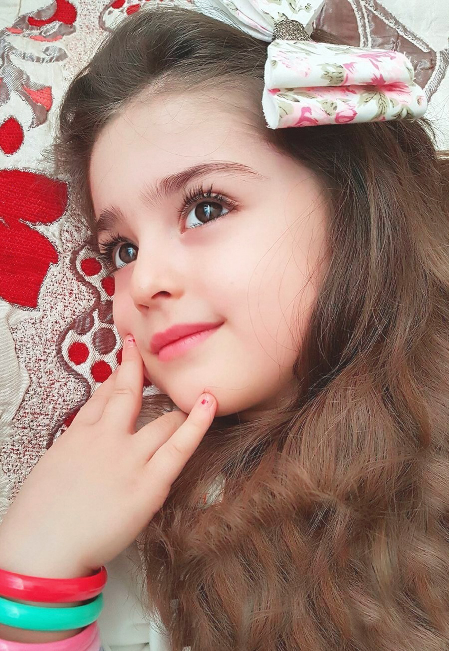 外国超美萝莉 来自伊朗的小姑娘Mahdis外国超美萝莉 来自伊朗的小姑娘Mahdis