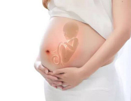 孕妇怀胎五月，却被婆婆哭劝：不能生，原因实在令人气愤！
