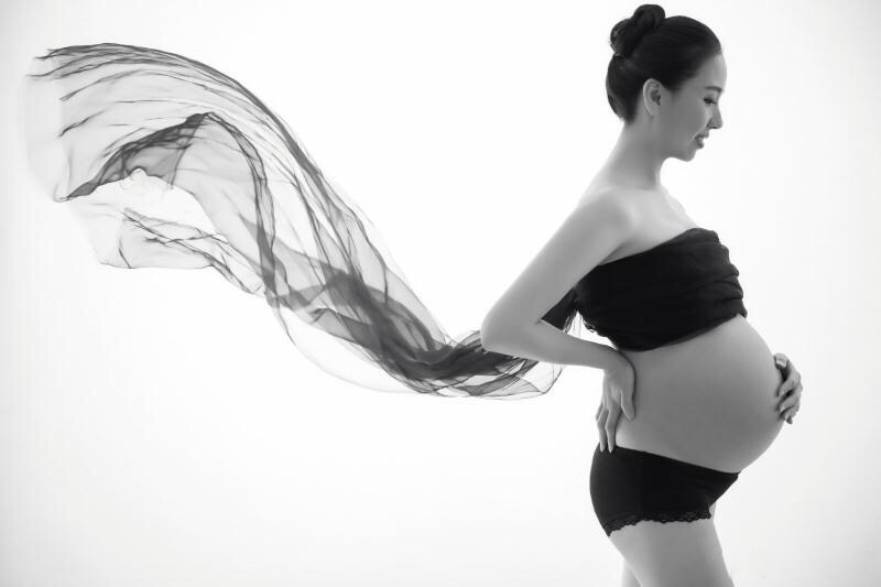 2017孕妇黑白孕照写真