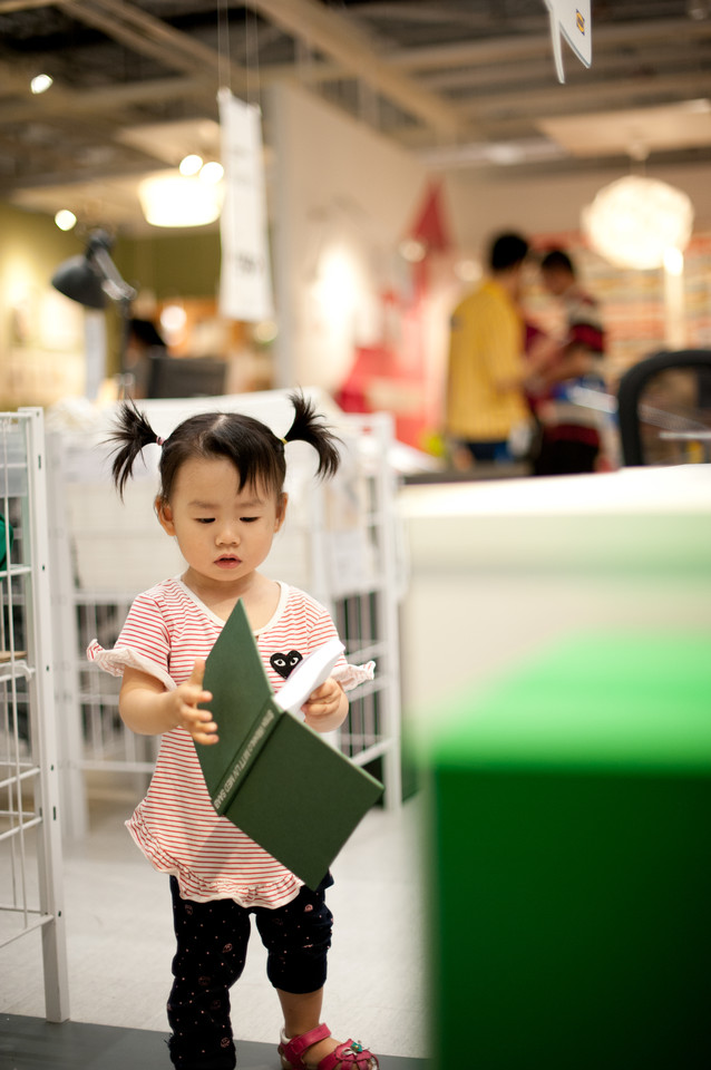 两只辫子可爱小女孩图片