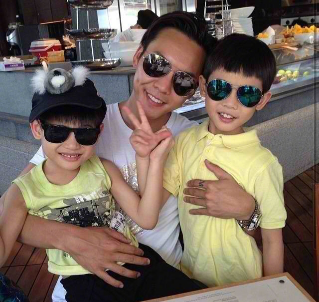陈伟霆与两个侄子的日常互动图片