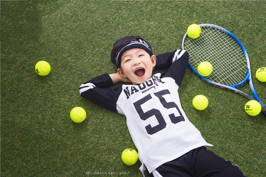 小男孩网球少年写真图片
