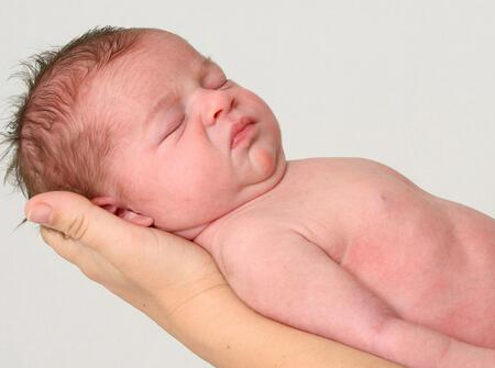宝宝哭声尖锐是脑瘫吗 警惕宝宝早期脑瘫症状