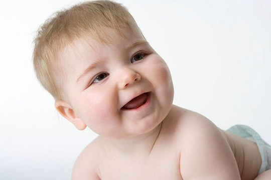外国婴儿宝宝微笑图片