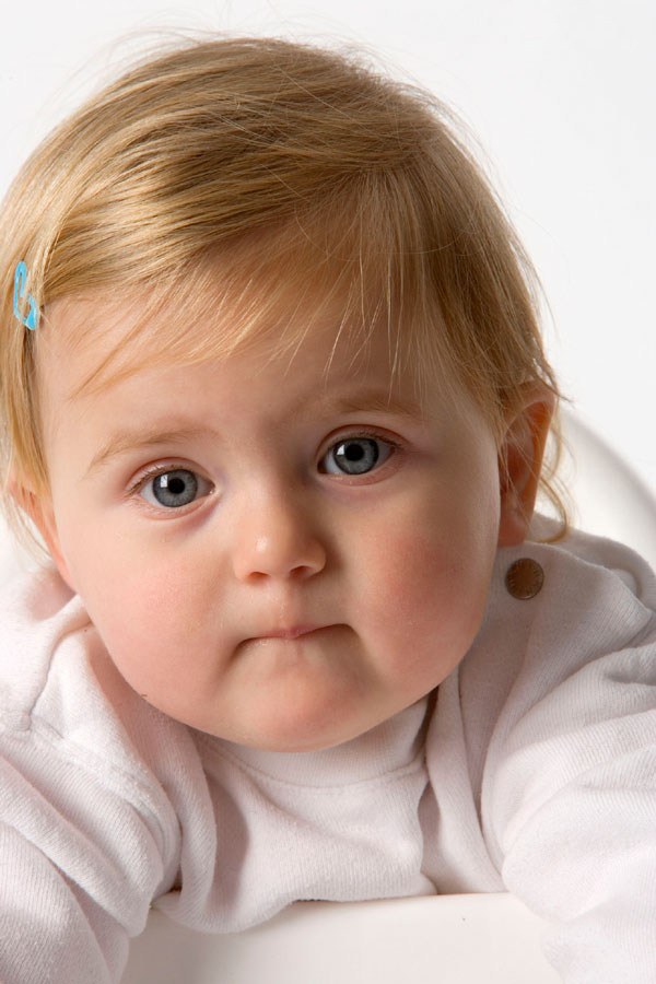 蓝眼睛外国婴儿可爱图片