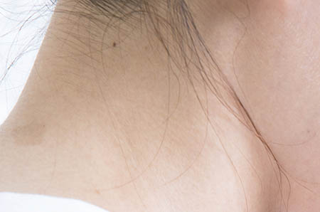 女童被锁车内昏迷3