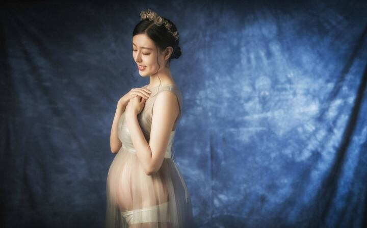 孕妇好看的油画孕照写真