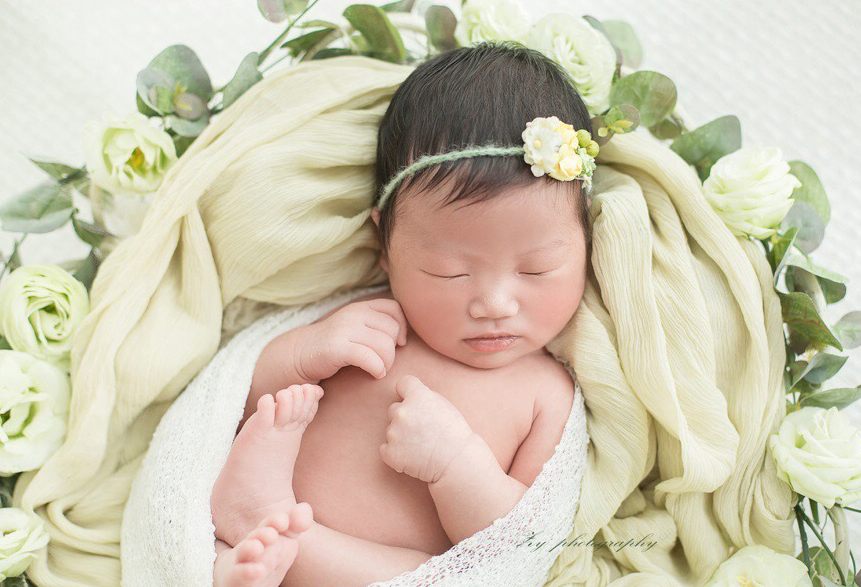 新生儿可爱睡姿写真图片