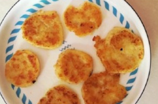 土豆鳕鱼饼 适用于有咀嚼能力的宝宝