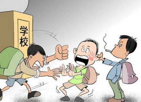 一个矮小孩子被校园欺凌的背后，家长知道吗？