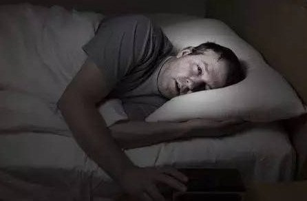 每天晚上起来上厕所真烦人！夜尿多要警惕这些疾病