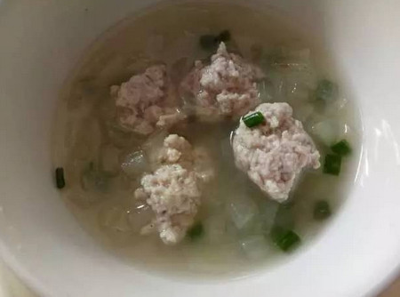宝宝辅食：冬瓜丸子汤，一碗下饭的热汤