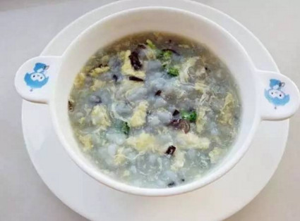 紫甘蓝龙利鱼疙瘩汤，宝宝爱吃的营养面汤！
