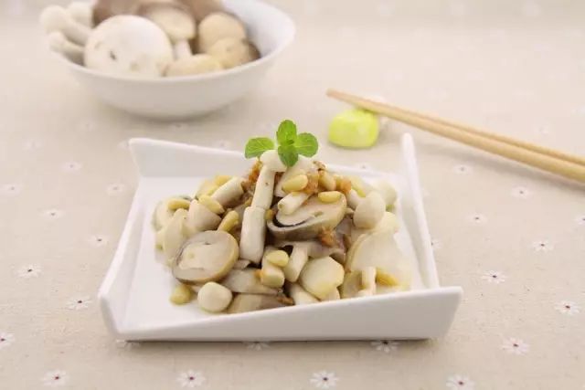 蒜香杂锦菇怎么做？3岁宝宝辅食简单的做法