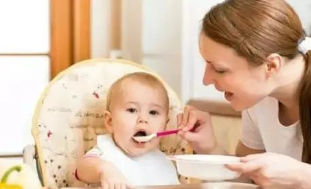 宝宝不爱吃辅食不爱吃饭怎么办？如何让宝宝爱上辅食？