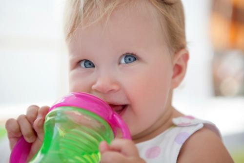 宝宝喝水时间表 宝宝喝水时间有讲究，妈妈要注意