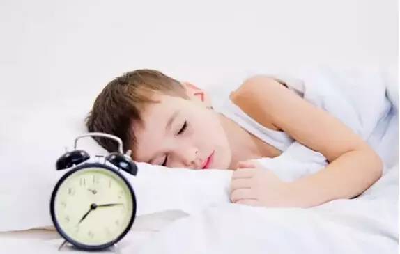 晚睡对孩子的影响有多大？很多家长都忽略了！