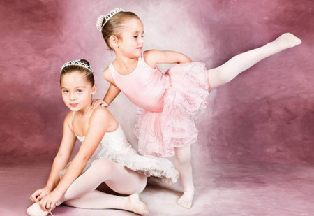 六岁女孩学跳舞下腰致瘫痪，聊聊孩子跳舞时的安全问题