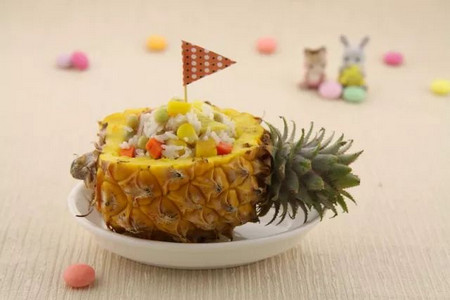 宝宝食谱：菠萝饭，造型新颖，味道可口