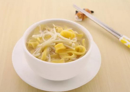 金澄澄胡萝卜面汤怎么做好吃？