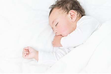 新生儿猛长期的症状 不爱睡觉是猛长期的表现吗