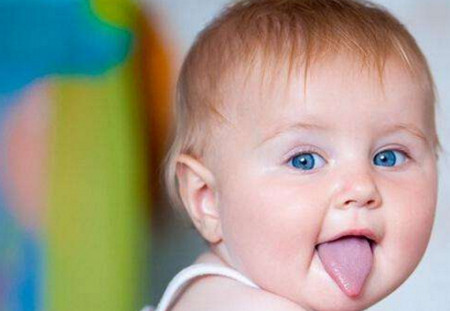 寶寶3個月還不會大笑，有沒有問題？