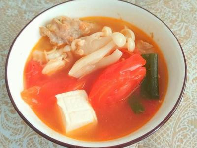 番茄豆腐蘑菇汤 简单食材也能喝出鲜滋味