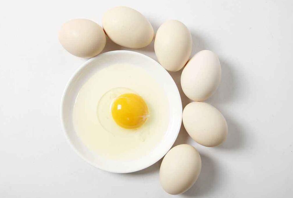 宝宝喝酸奶能吃鸡蛋吗 酸奶鸡蛋能一起吃吗