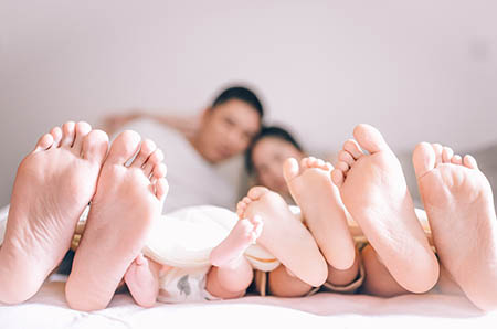 宝宝边吃奶边睡觉有什么影响 宝宝吃奶睡着危害大5