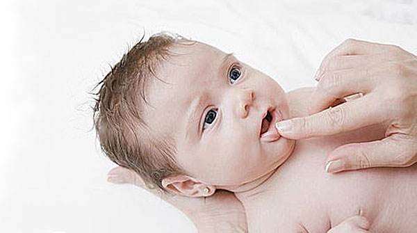 宝宝口角炎是什么原因引起的 冬天宝宝口角炎病因