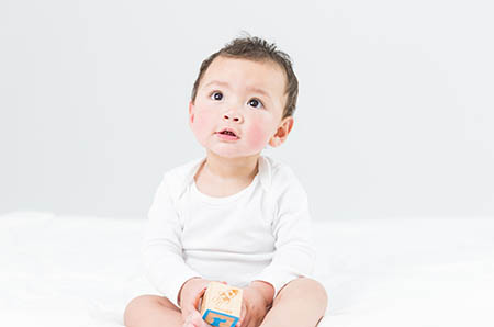 宝宝听力障碍如何治疗 早期干预手段5